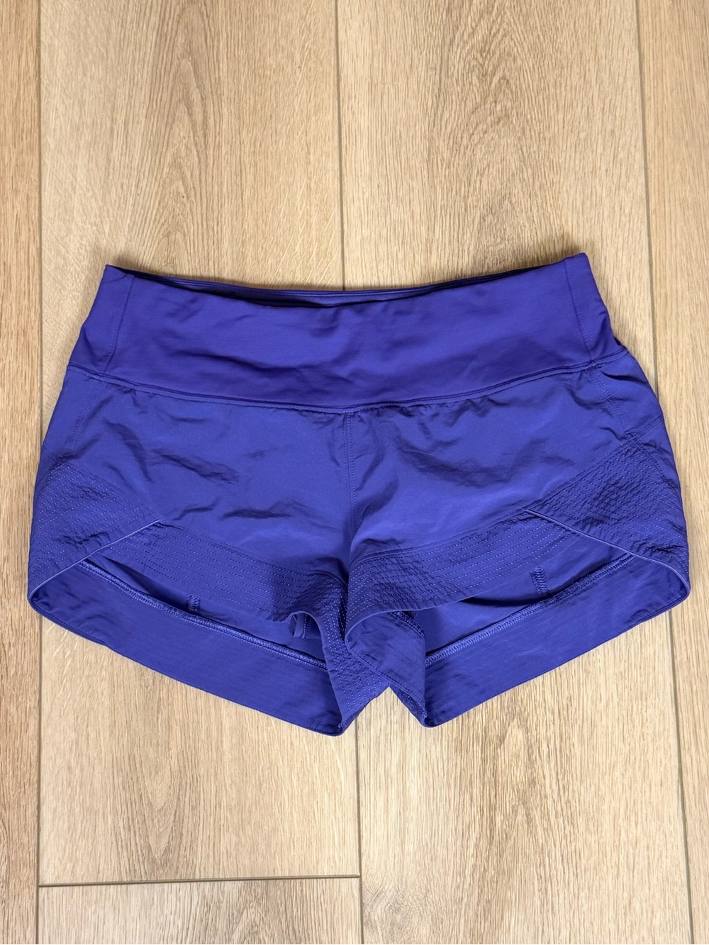Lululemon Motionful Shorts 3” Size 6 Stony Grape